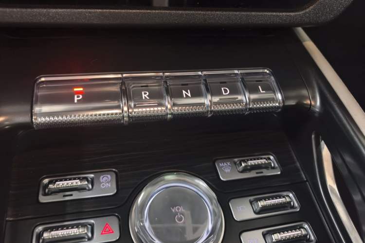 Used Lincoln Nautilus 2023 2.0T All-Wheel-Drive Luxury Hybrid Edition Gear Lever