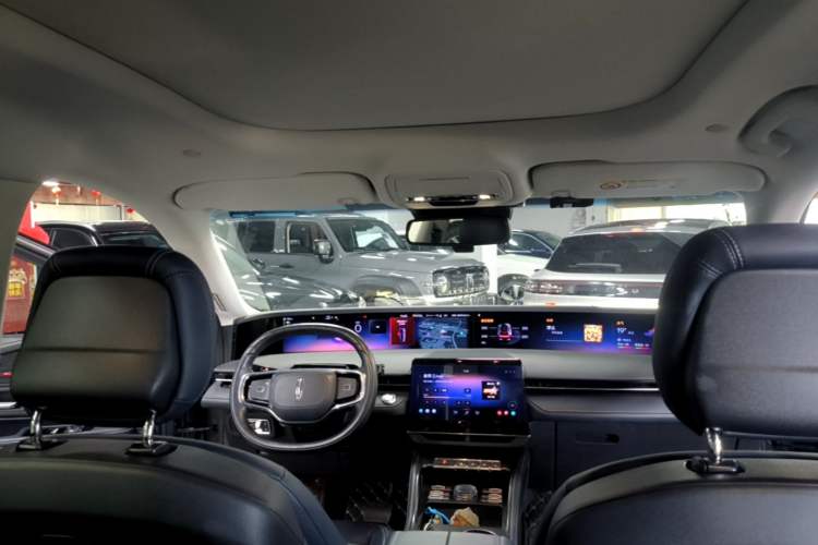 Used Lincoln Nautilus 2023 2.0T All-Wheel-Drive Luxury Edition Headliner