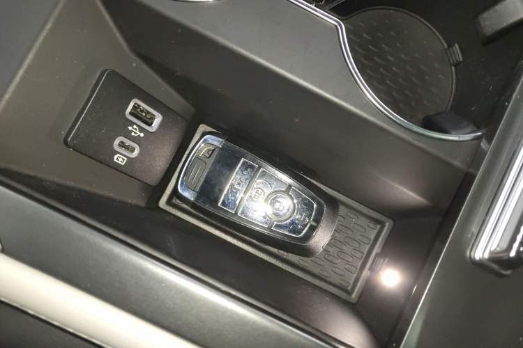Used Lincoln Nautilus 2023 2.0T Four-Wheel Drive Luxury Edition Interior 1