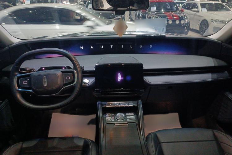 Used Lincoln Nautilus 2023 2.0T All-Wheel-Drive Luxury Edition Interior 2