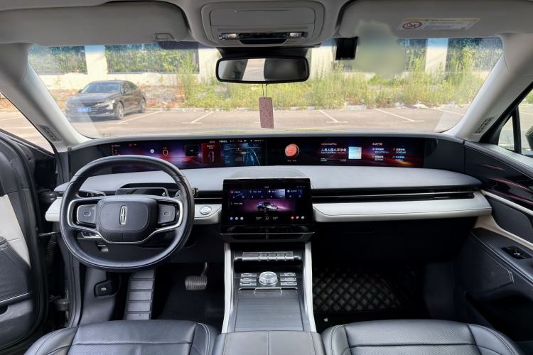 Used Lincoln Nautilus 2023 2.0T All-Wheel-Drive Luxury Hybrid Edition Interior 2