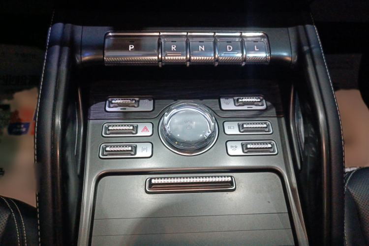 Used Lincoln Nautilus 2023 2.0T All-Wheel-Drive Luxury Edition Interior 3