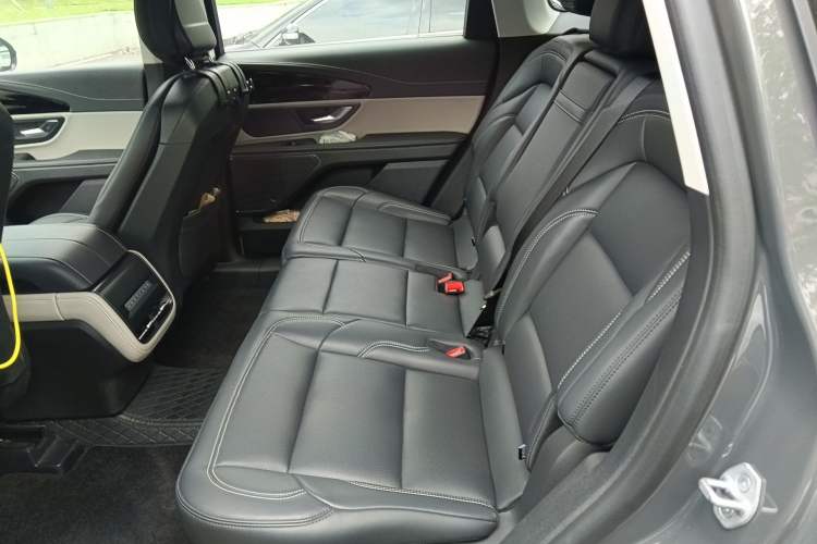 Used Lincoln Nautilus 2023 2.0T Four-Wheel Drive Luxury Edition Interior 4