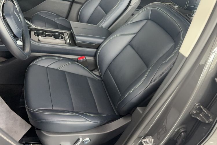 Used Lincoln Nautilus 2023 2.0T All-Wheel-Drive Luxury Edition Left Front Seat