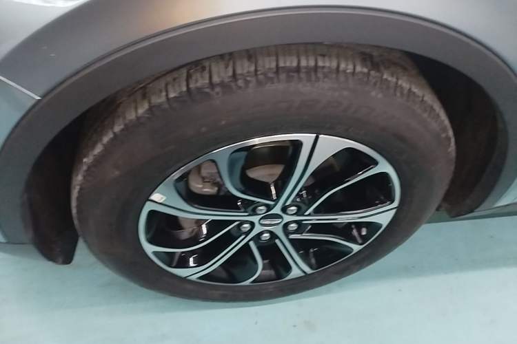 Used Lincoln Nautilus 2023 2.0T All-Wheel-Drive Luxury Edition Left Front Wheel Hub