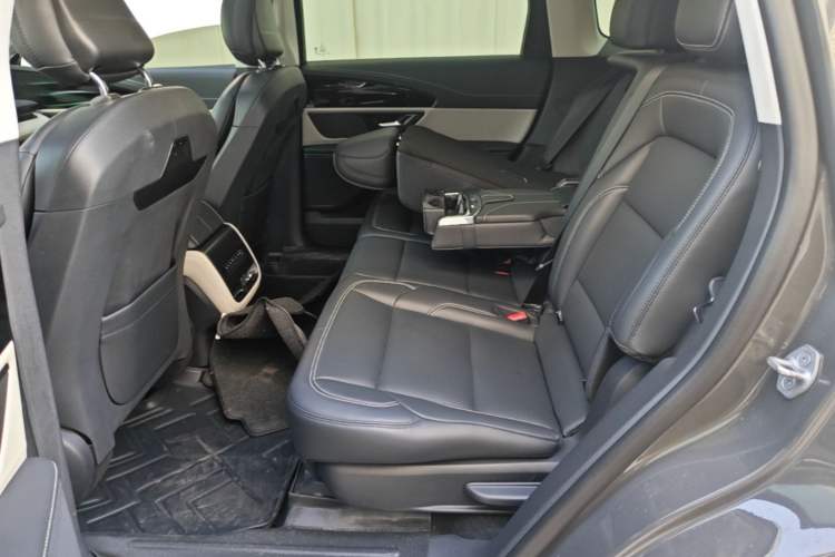 Used Lincoln Nautilus 2023 2.0T Four-Wheel Drive Luxury Edition Left Rear Seat