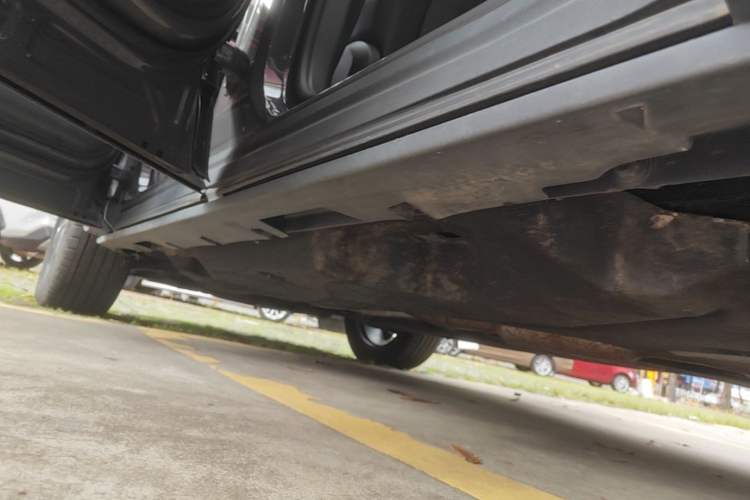 Used Lincoln Nautilus 2023 2.0T All-Wheel-Drive Zunrui Hybrid Version Left Side Sill