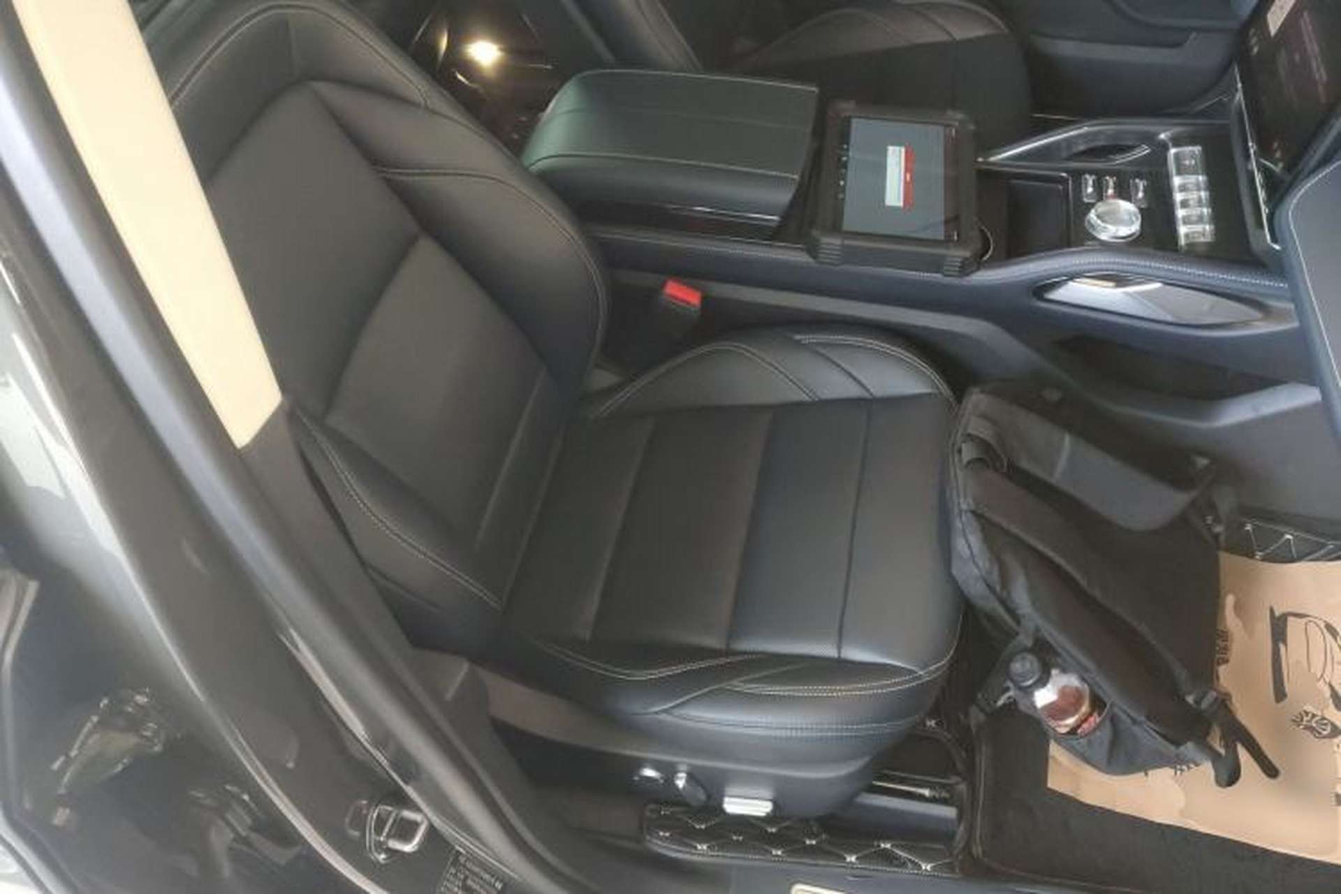Used Lincoln Nautilus 2023 2.0T All-Wheel-Drive Luxury Edition Right Front Seat
