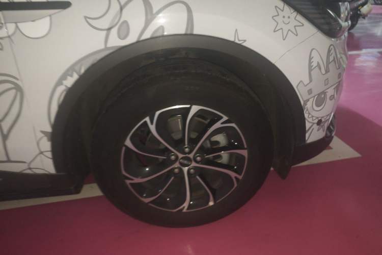 Used Lincoln Nautilus 2023 2.0T Four-Wheel Drive Luxury Edition Right Front Wheel Hub