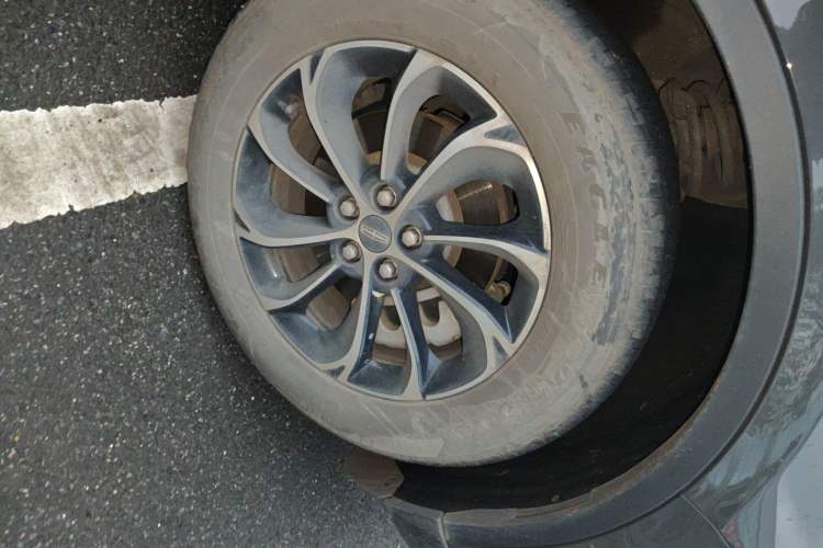 Used Lincoln Nautilus 2023 2.0T Four-Wheel Drive Luxury Edition Right Front Wheel Hub