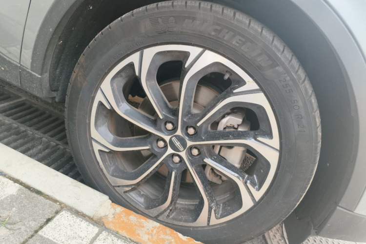 Used Lincoln Nautilus 2023 2.0T Four-Wheel Drive Zunrui Version Right Front Wheel Hub
