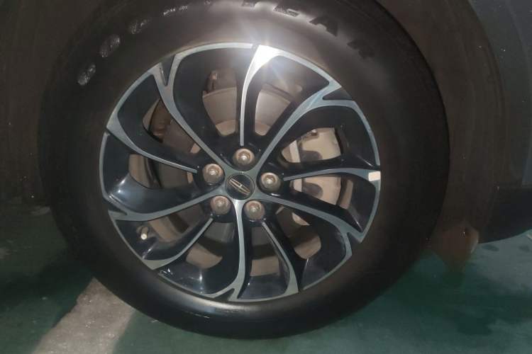 Used Lincoln Nautilus 2023 2.0T Four-Wheel Drive Luxury Edition Right Front Wheel Hub
