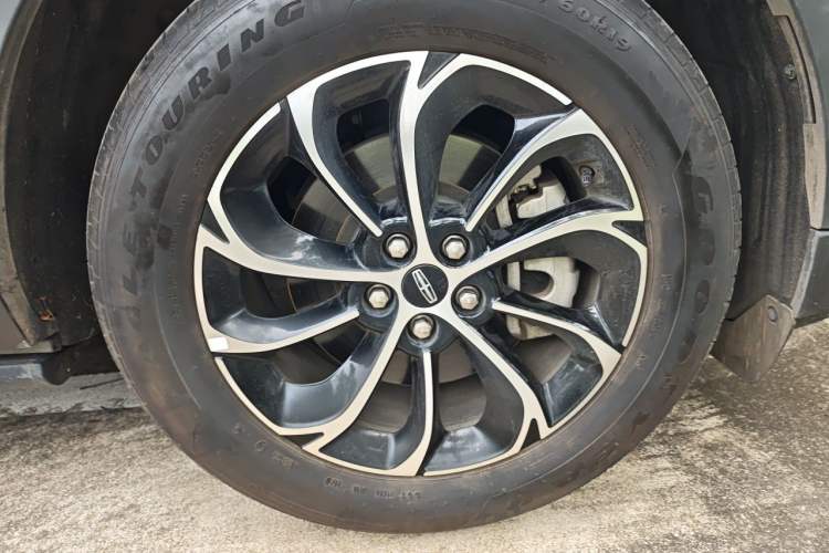 Used Lincoln Nautilus 2023 2.0T Four-Wheel Drive Luxury Edition Right Front Wheel Hub