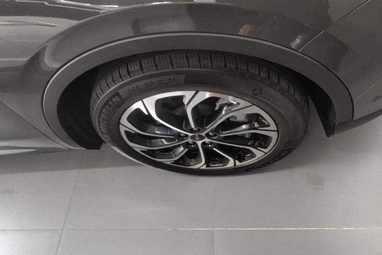 Used Lincoln Nautilus 2023 2.0T Four-Wheel Drive Zunrui Version Right Front Wheel Hub