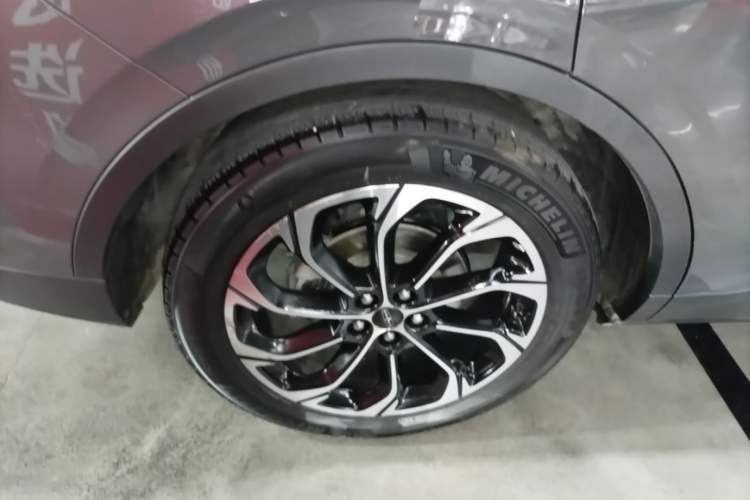 Used Lincoln Nautilus 2023 2.0T Four-Wheel Drive Zunrui Version Right Rear Wheel Hub