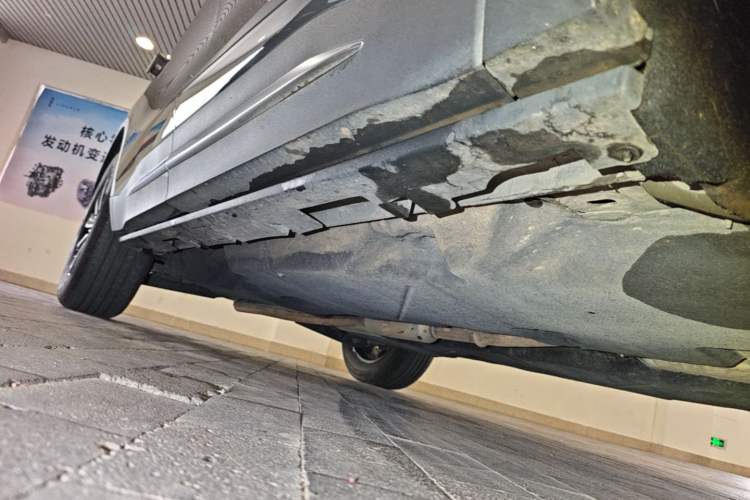 Used Lincoln Nautilus 2023 2.0T Four-Wheel Drive Luxury Edition Right Side Sill