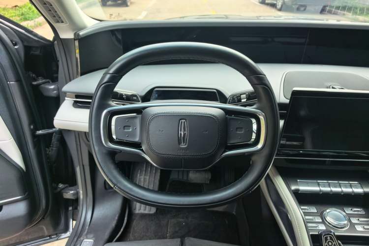 Used Lincoln Nautilus 2023 2.0T All-Wheel-Drive Zunrui Hybrid Version Steering Wheel