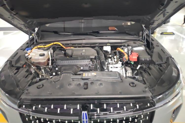 Used Lincoln Nautilus 2023 2.0T All-Wheel-Drive Luxury Hybrid Edition Engine Bay