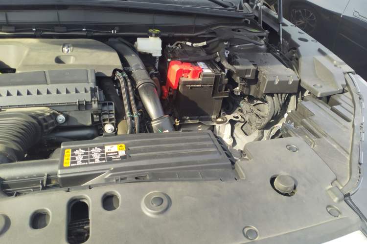 Used Lincoln Nautilus 2023 2.0T Four-Wheel Drive Luxury Edition Engine Bay Left