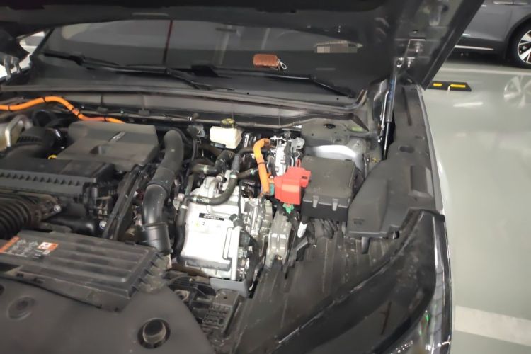 Used Lincoln Nautilus 2023 2.0T All-Wheel-Drive Luxury Hybrid Edition Engine Bay Left