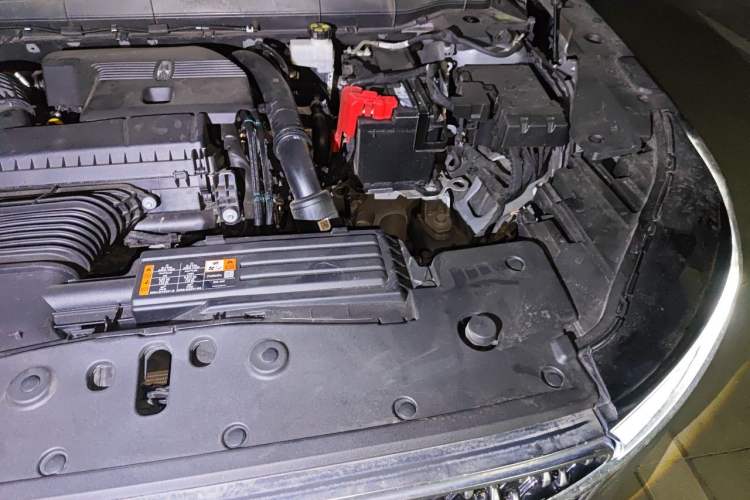 Used Lincoln Nautilus 2023 2.0T All-Wheel-Drive Luxury Edition Engine Bay Left