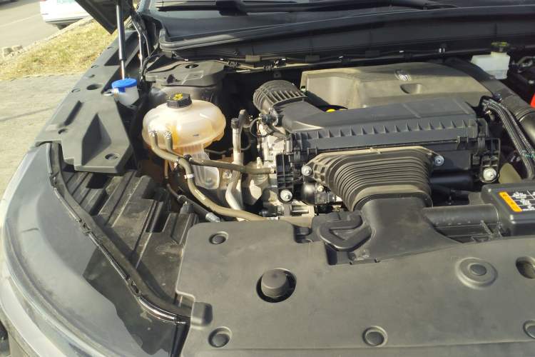 Used Lincoln Nautilus 2023 2.0T Four-Wheel Drive Luxury Edition Engine Bay Right