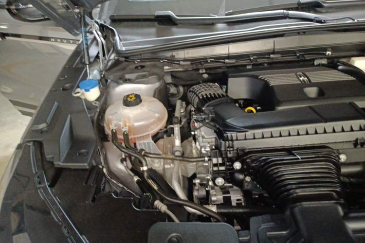 Used Lincoln Nautilus 2023 2.0T Four-Wheel Drive Zunrui Version Engine Bay Right