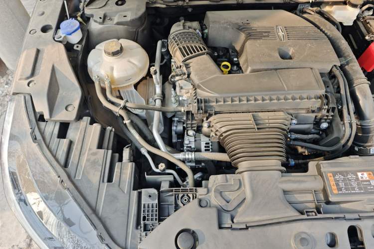 Used Lincoln Nautilus 2023 2.0T Four-Wheel Drive Luxury Edition Engine Bay Right