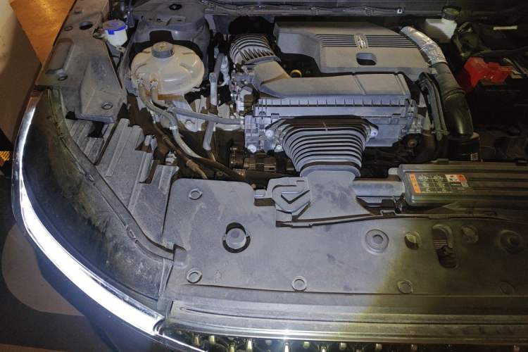 Used Lincoln Nautilus 2023 2.0T Four-Wheel Drive Luxury Edition Engine Bay Right