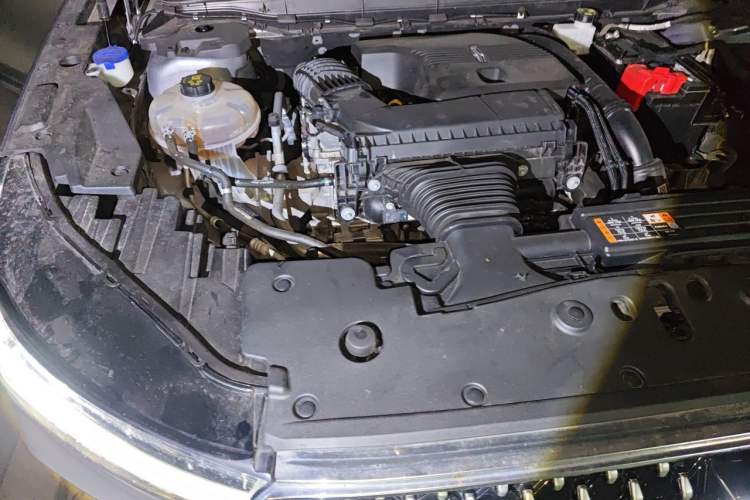 Used Lincoln Nautilus 2023 2.0T All-Wheel-Drive Luxury Edition Engine Bay Right