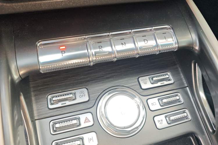 Used Lincoln Nautilus 2023 2.0T Four-Wheel Drive Luxury Edition Gear Lever