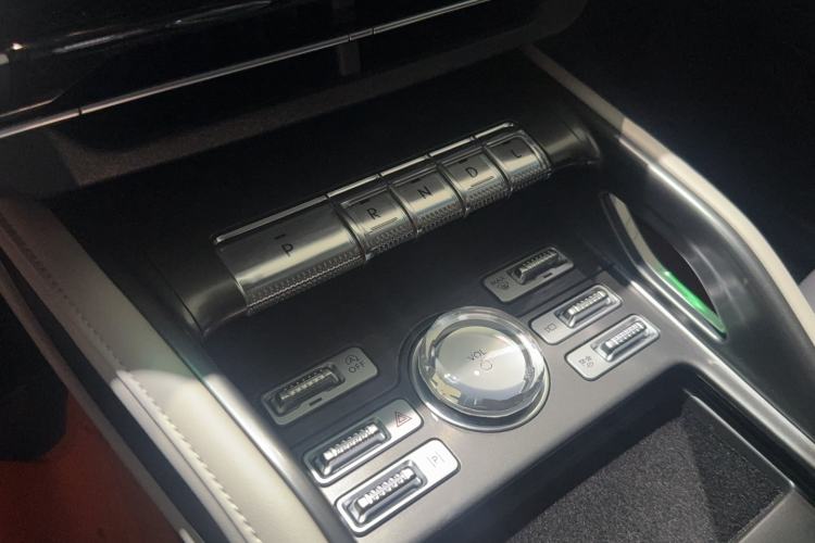 Used Lincoln Nautilus 2023 2.0T Four-Wheel Drive Luxury Edition Gear Lever