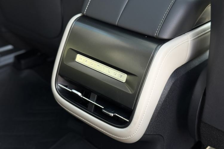 Used Lincoln Nautilus 2023 2.0T Four-Wheel Drive Luxury Edition Interior 11