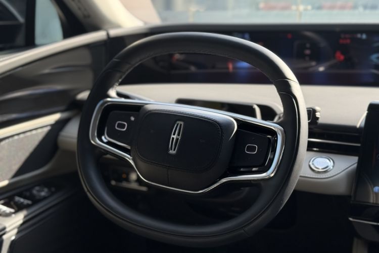 Used Lincoln Nautilus 2023 2.0T Four-Wheel Drive Luxury Edition Interior 2