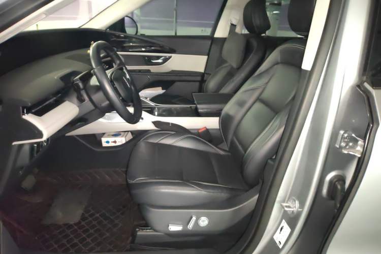 Used Lincoln Nautilus 2023 2.0T All-Wheel-Drive Luxury Hybrid Edition Left Front Seat