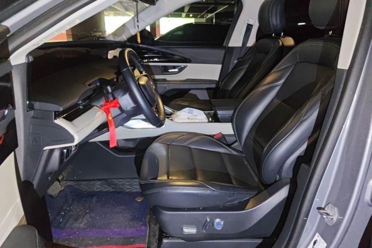 Used Lincoln Nautilus 2023 2.0T All-Wheel-Drive Luxury Edition Left Front Seat
