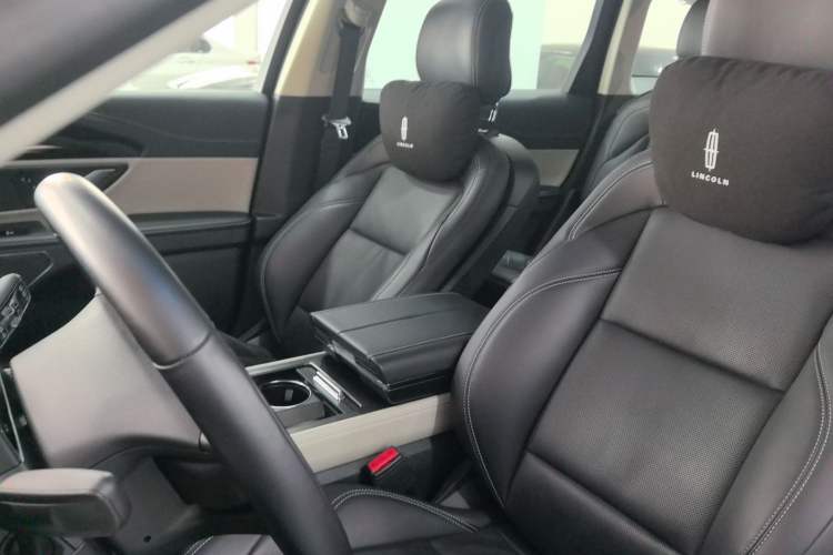 Used Lincoln Nautilus 2023 2.0T All-Wheel-Drive Luxury Edition Left Front Seat