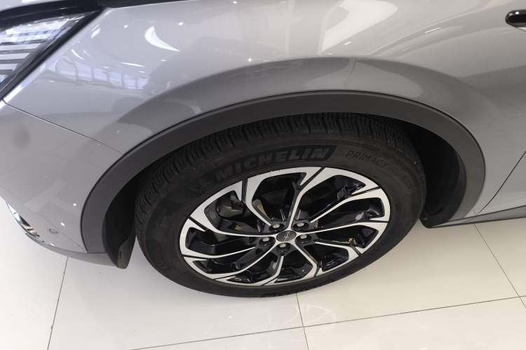Used Lincoln Nautilus 2023 2.0T Four-Wheel Drive Zunrui Version Left Front Wheel Hub