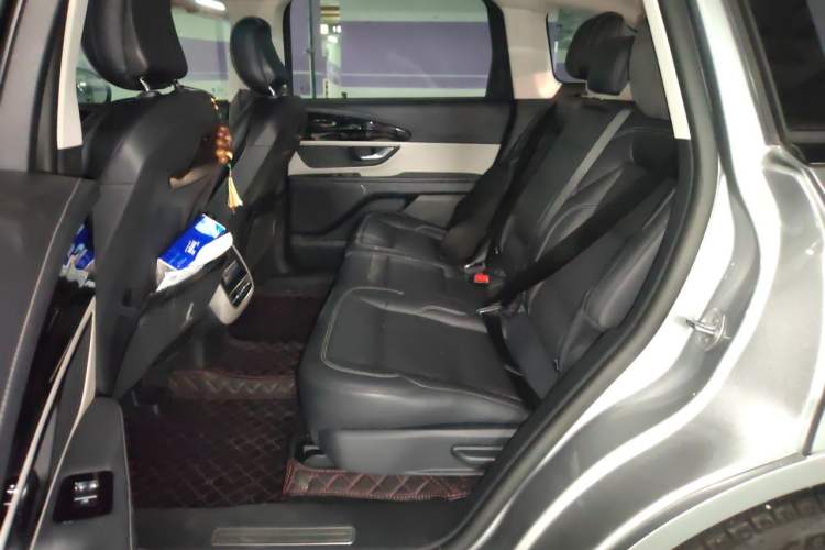 Used Lincoln Nautilus 2023 2.0T All-Wheel-Drive Luxury Hybrid Edition Left Rear Seat