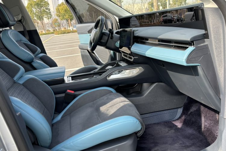Used Lincoln Nautilus 2023 2.0T All-Wheel-Drive Zunrui Hybrid Version Right Front Seat