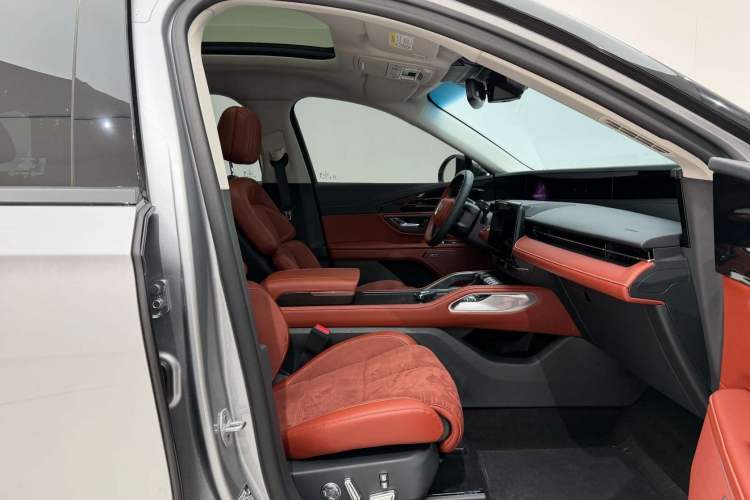 Used Lincoln Nautilus 2023 2.0T All-Wheel-Drive Zunrui Hybrid Version Right Front Seat