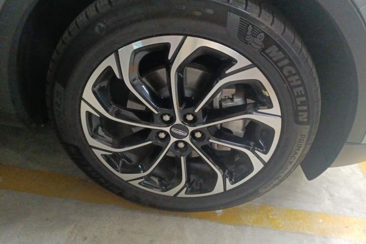 Used Lincoln Nautilus 2023 2.0T Four-Wheel Drive Zunrui Version Right Front Wheel Hub