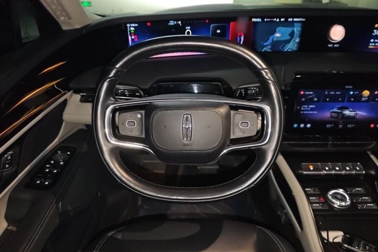 Used Lincoln Nautilus 2023 2.0T All-Wheel-Drive Luxury Edition Steering Wheel