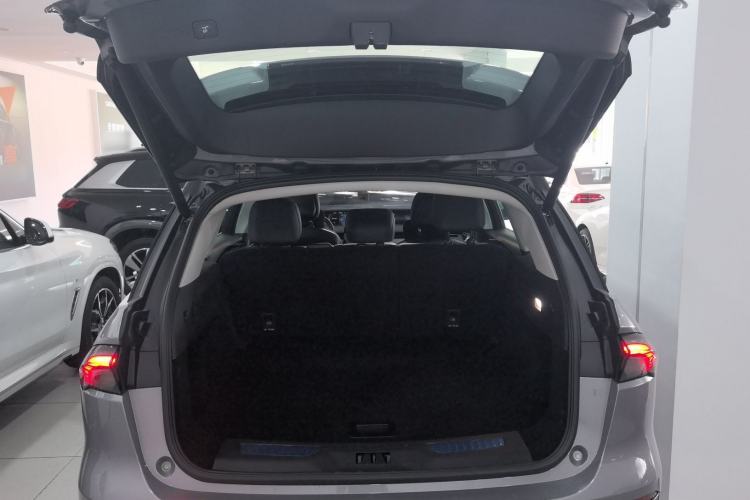 Used Lincoln Nautilus 2023 2.0T All-Wheel-Drive Luxury Edition Trunk