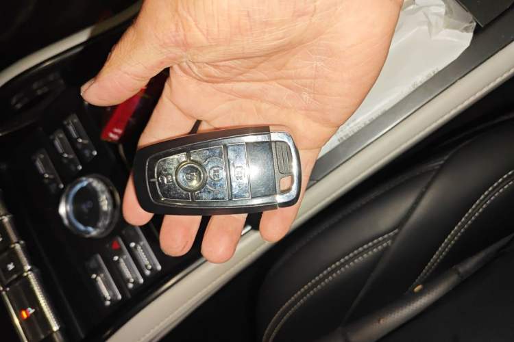 Used Lincoln Nautilus 2023 2.0T All-Wheel-Drive Luxury Edition Vehicle Key