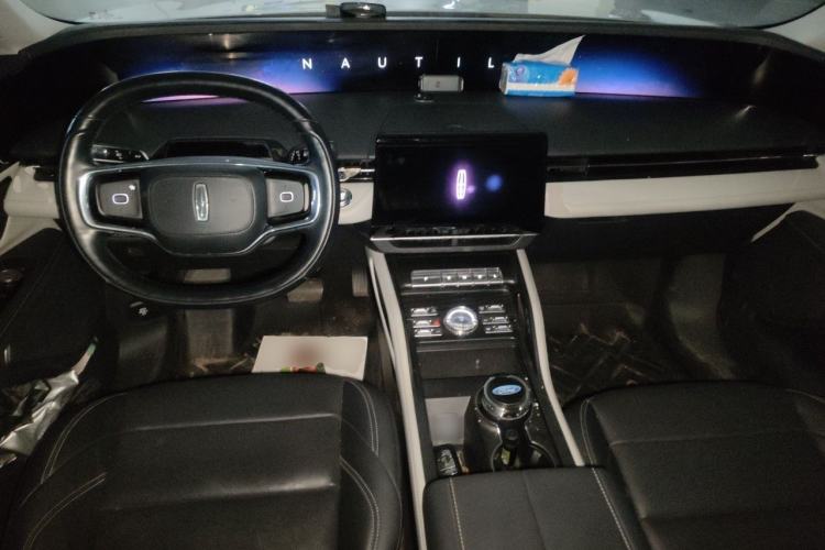 Used Lincoln Nautilus 2023 2.0T All-Wheel-Drive Luxury Edition Center Console
