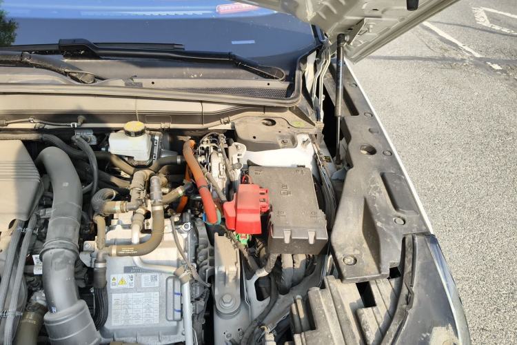 Used Lincoln Nautilus 2023 2.0T All-Wheel-Drive Luxury Hybrid Edition Engine Bay Left
