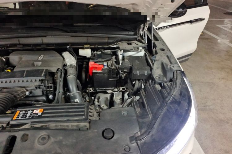 Used Lincoln Nautilus 2023 2.0T Four-Wheel Drive Luxury Edition Engine Bay Left