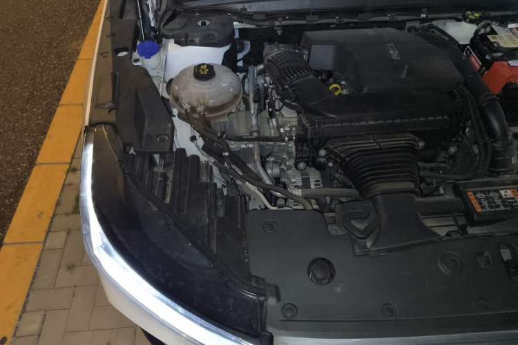 Used Lincoln Nautilus 2023 2.0T All-Wheel-Drive Luxury Edition Engine Bay Right