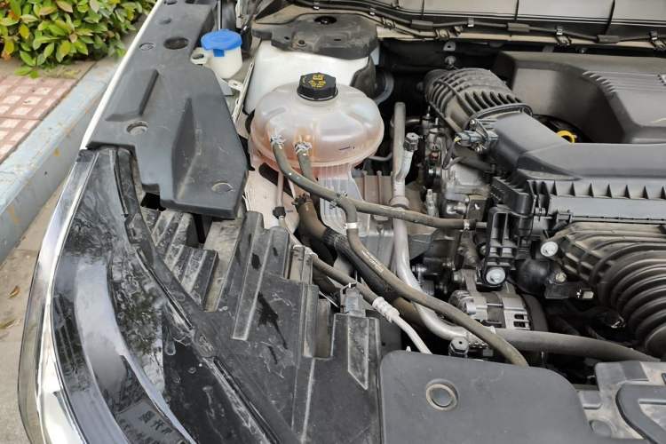 Used Lincoln Nautilus 2023 2.0T Four-Wheel Drive Luxury Edition Engine Bay Right